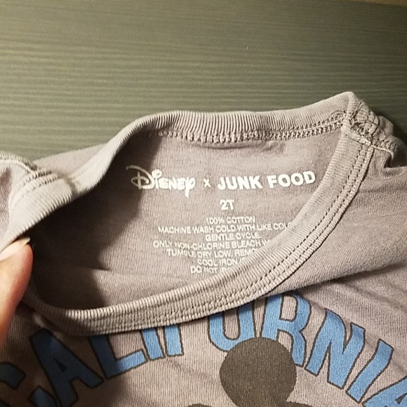 Disney Mickey Tshirt - Picture 3 of 5